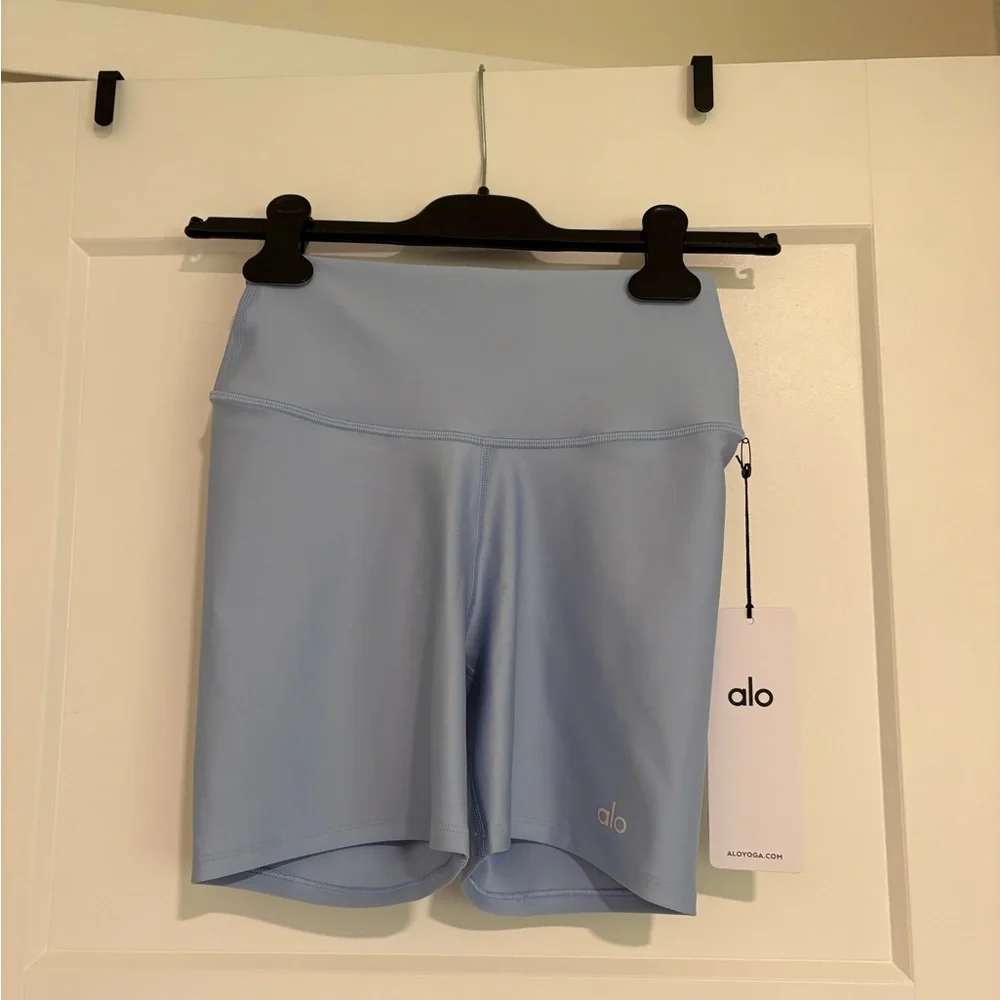 ALO Yoga form fitting